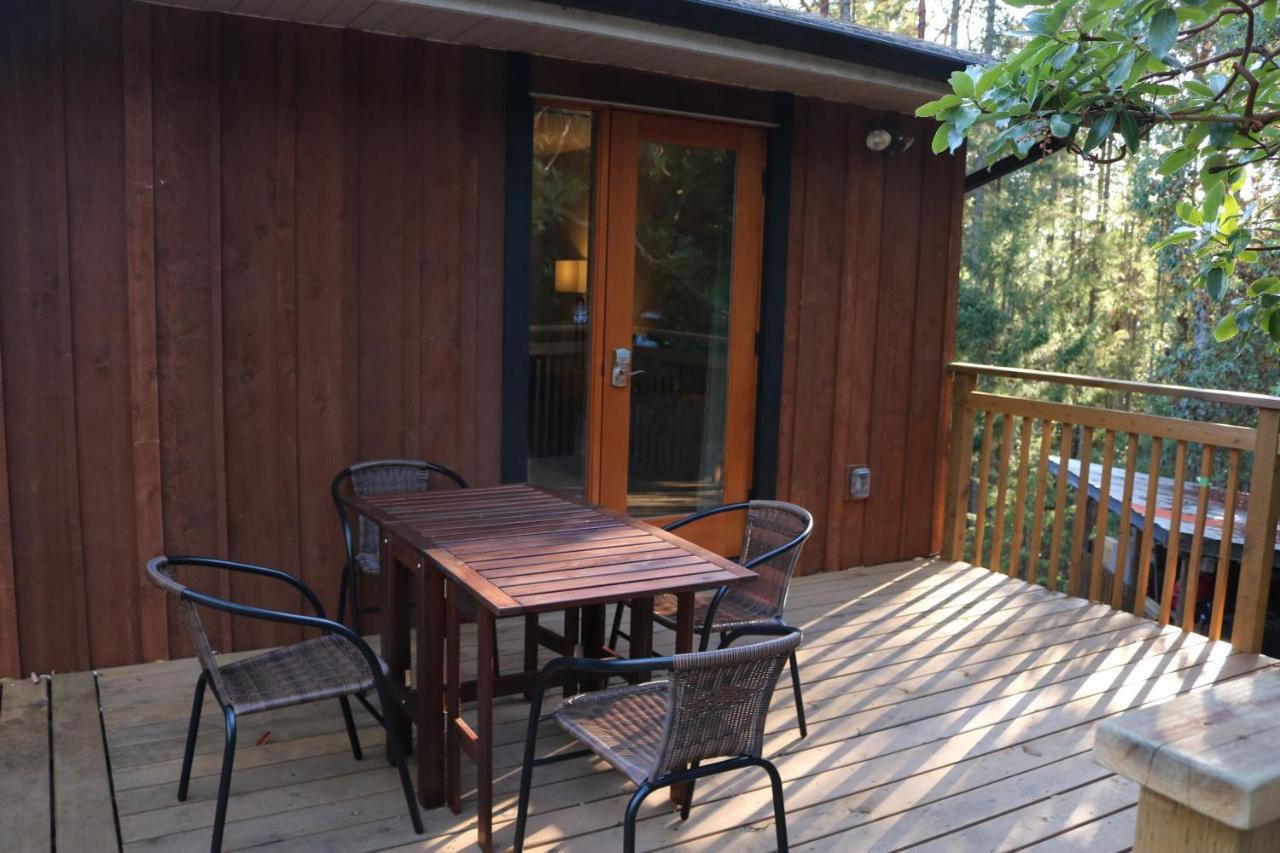 Five Elements Lodge B&B With Outdoor Spa Fernwood Exterior photo