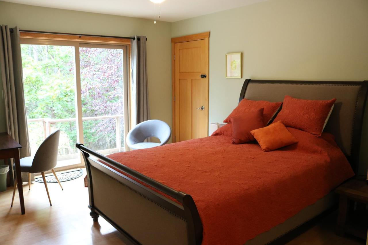 Five Elements Lodge B&B With Outdoor Spa Fernwood Exterior photo