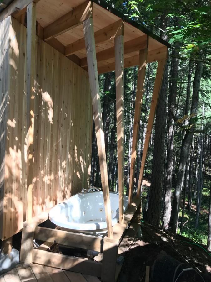 Five Elements Lodge B&B With Outdoor Spa Fernwood Exterior photo